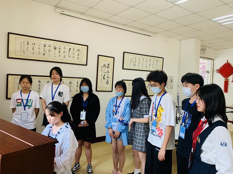 船舶工程學院學生會文娛部成員觀摩鋼琴演奏會