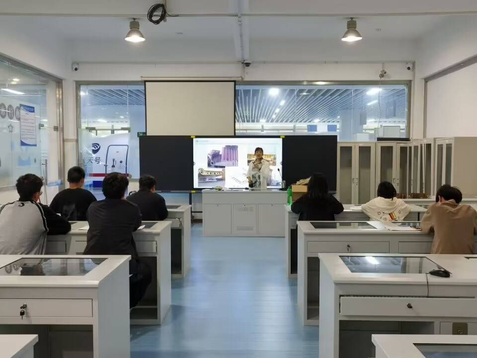 船舶工程學(xué)院開展校級公開課評議活動(dòng)