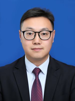 基礎教學部副主任吉勇