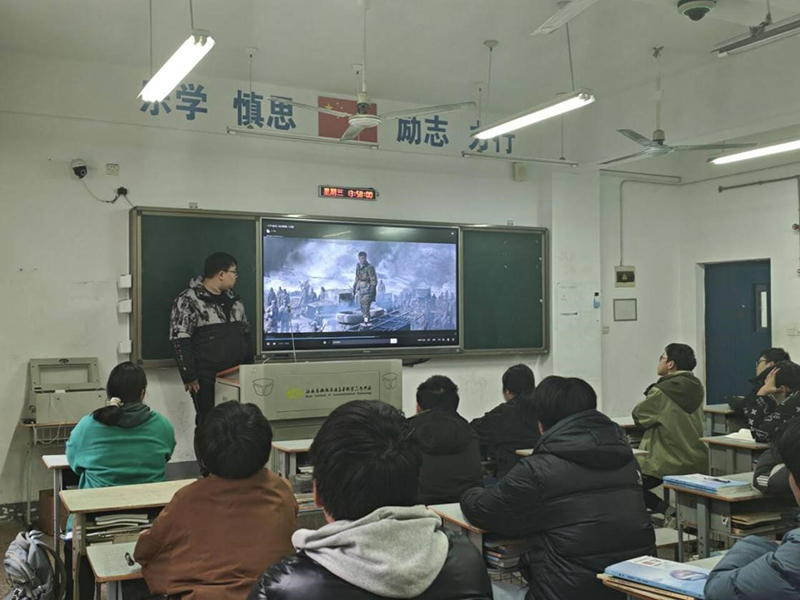 銘記歷史砥礪行 長津湖精神潤青春