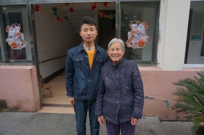 樹敬老之風(fēng)，促社會(huì)文明
