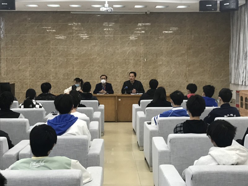 機械工程學院召開學生干部會議 