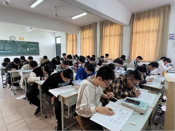 機械工程學(xué)院舉辦技能競賽月活動