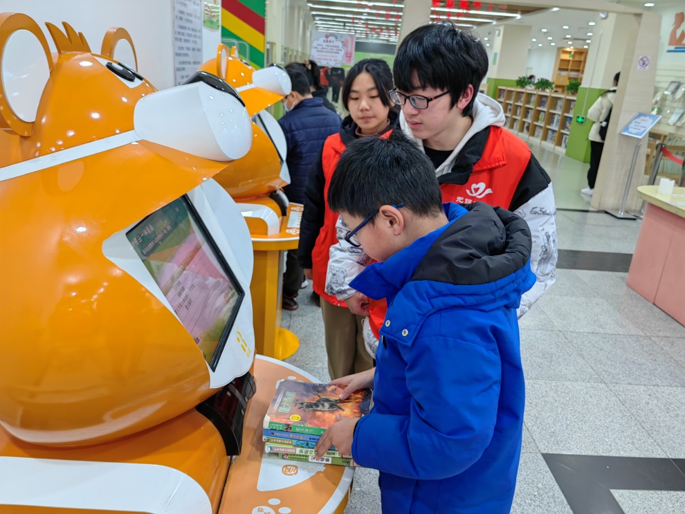 機械工程學院學生參加無錫市圖書館“文明小義工”志愿服務活動