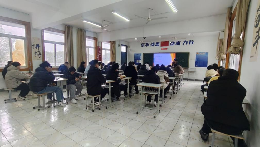 家校協(xié)同育人，鑄就匠心未來 ——機械工程學院召開中職、中技家長會