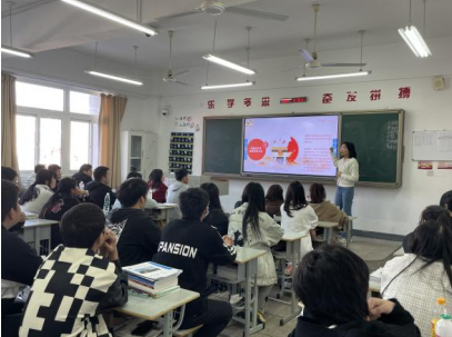 黨員進班宣傳黨的二十大報告