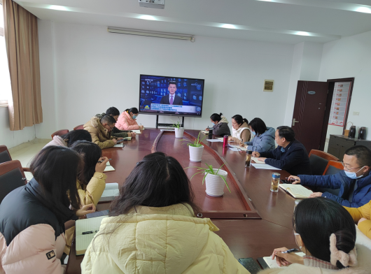 學(xué)院黨總支召開理論學(xué)習(xí)中心組(擴(kuò)大)學(xué)習(xí)會