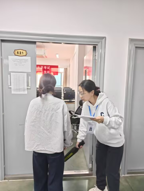 2025年江蘇省中等職業(yè)學(xué)校商務(wù)營銷類（市場營銷方向） 學(xué)業(yè)水平技能考試在我?？键c(diǎn)順利舉行