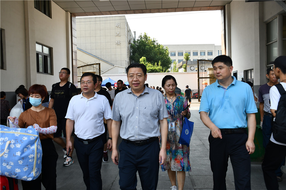 夢想從這里啟航：學校迎來2020級新生報到入學