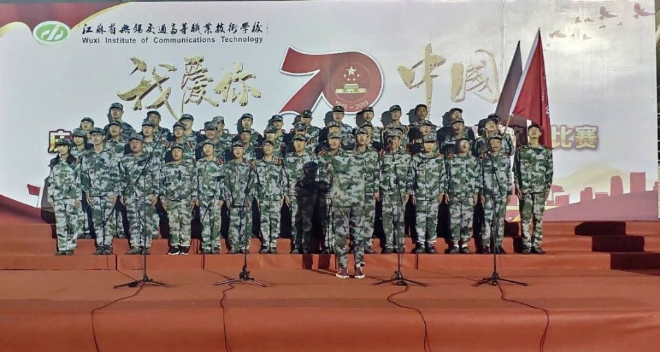 軍歌嘹亮，軍姿颯爽