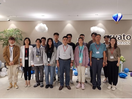 學校倪依純副校長一行赴企業(yè)看望現(xiàn)代學徒制班的學生