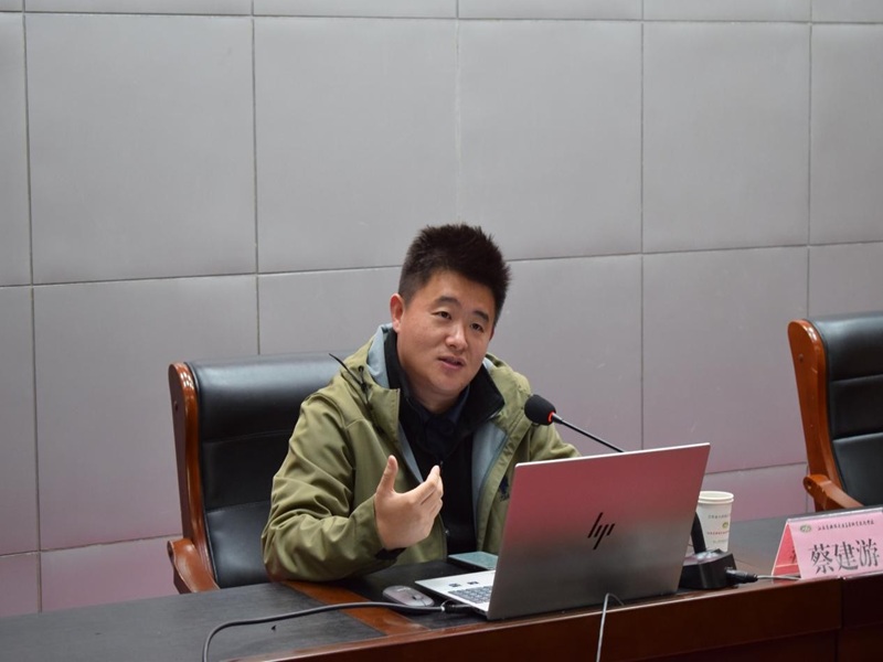 就業(yè)賦能系列活動(dòng)之校友成才報(bào)告會(huì)